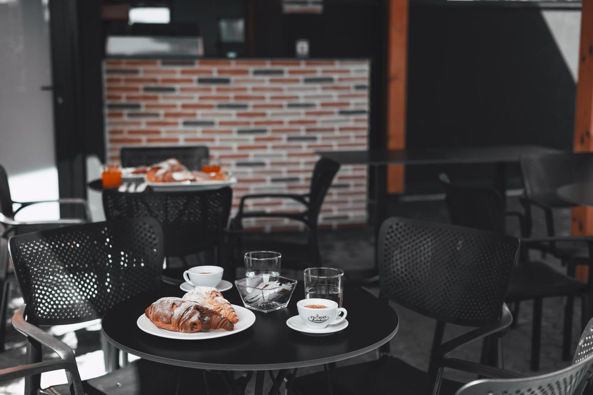 Hotel Beke Vlorë Buitenkant foto